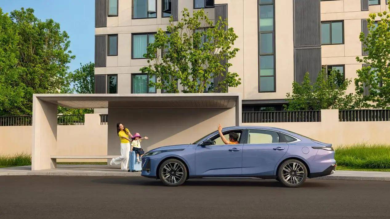 长安第四代逸动正式上市全球智能家轿新标杆售价729万元起！